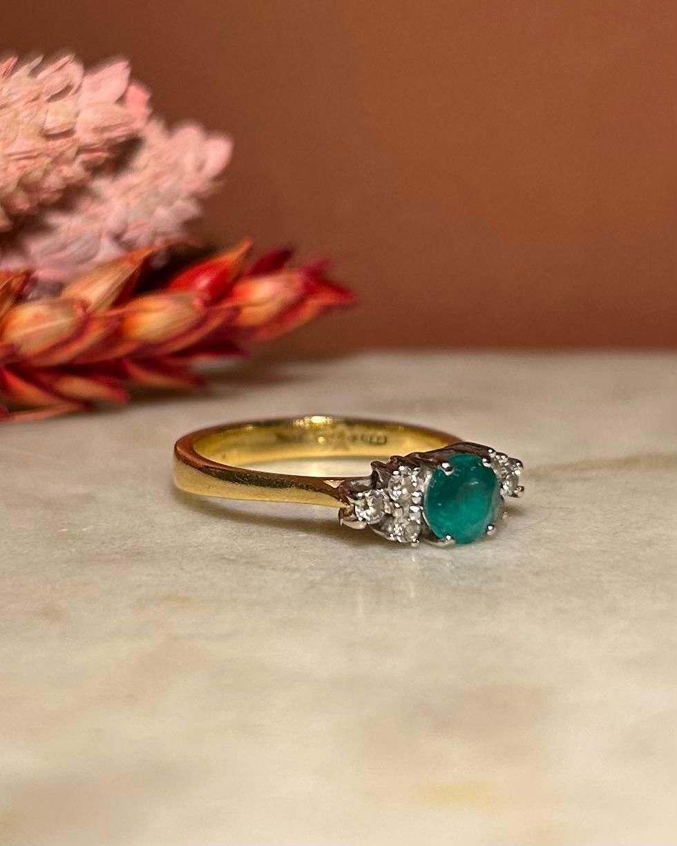 Bague Trilogie Emeraude &amp; 6 Diamants "Primrose"