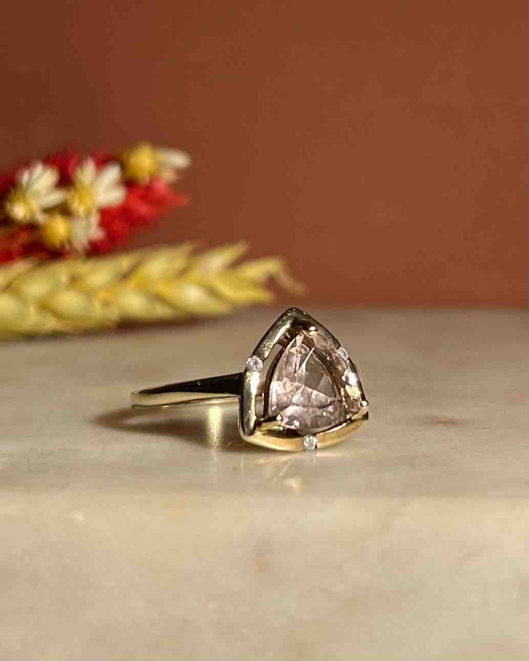 Bague vintage Morganite 2 carats et Diamants &quot;Elia&quot;