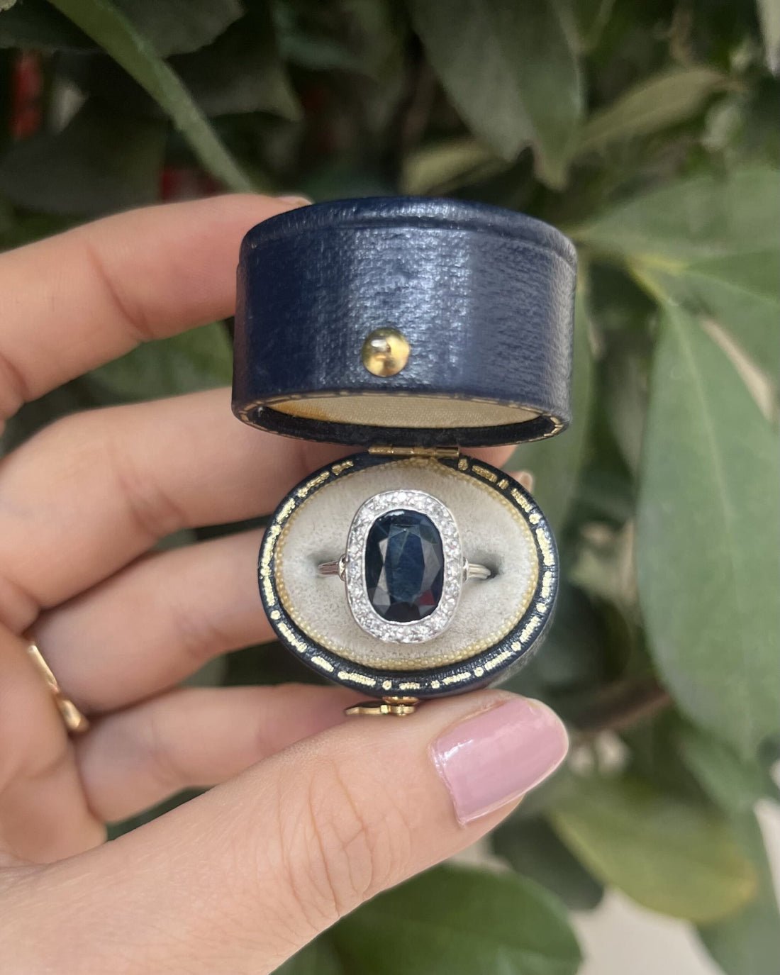 Bague Art-déco Marguerite Saphir 3 carats &amp; Diamants &quot;Hava&quot;