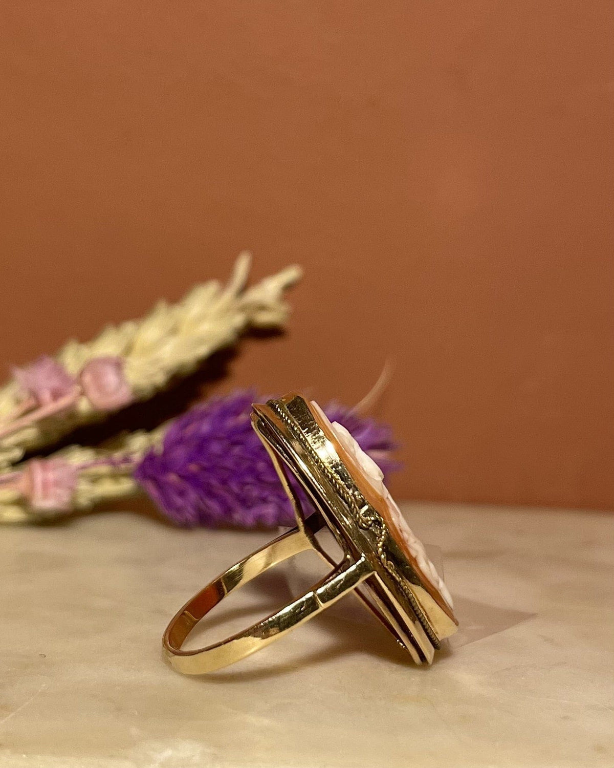 Vintage Shell Cameo Ring "Petros"