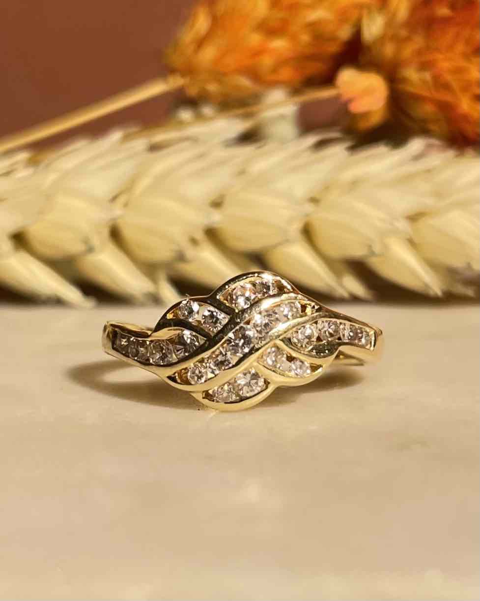 Anillo &quot;Bianca&quot; con 21 diamantes entrelazados