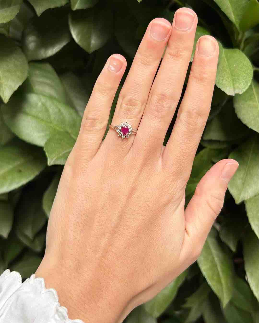 Bague Marguerite Rubis &amp; Diamants &quot;Dana&quot;