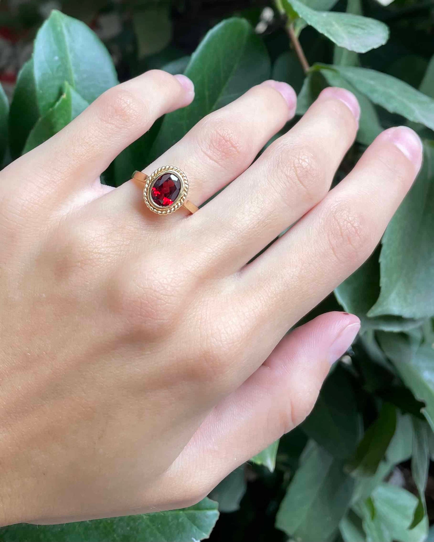 Bague Vintage Grenat 1.45 Carat &quot;Ellia&quot;