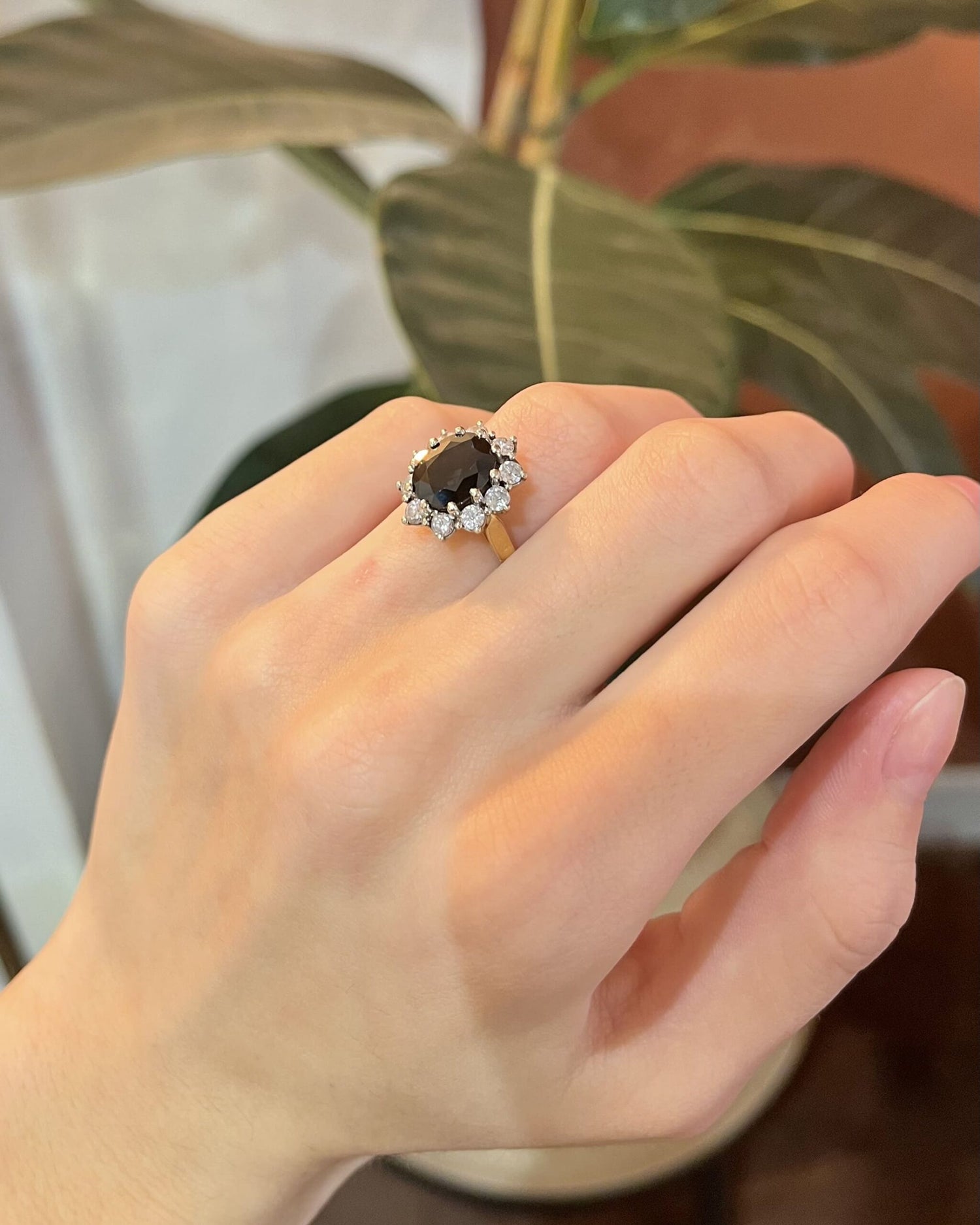 Bague Marguerite Saphir 4.50 carats &amp; Diamants &quot;Georgia&quot;