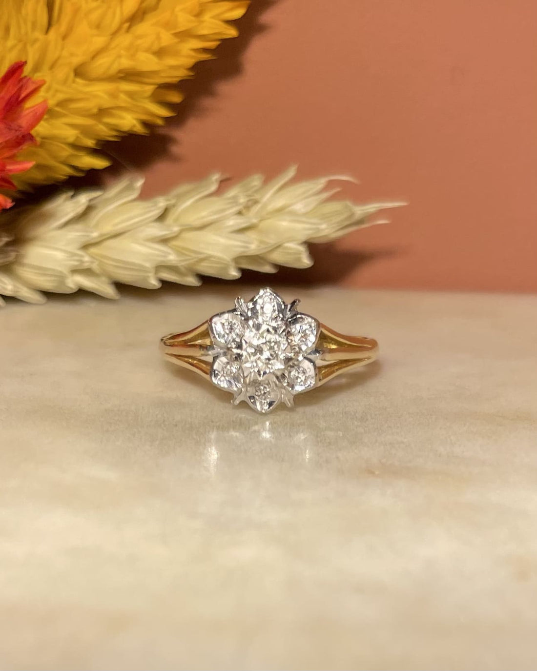 Anillo vintage de margaritas con 7 diamantes &quot;Marceline&quot;