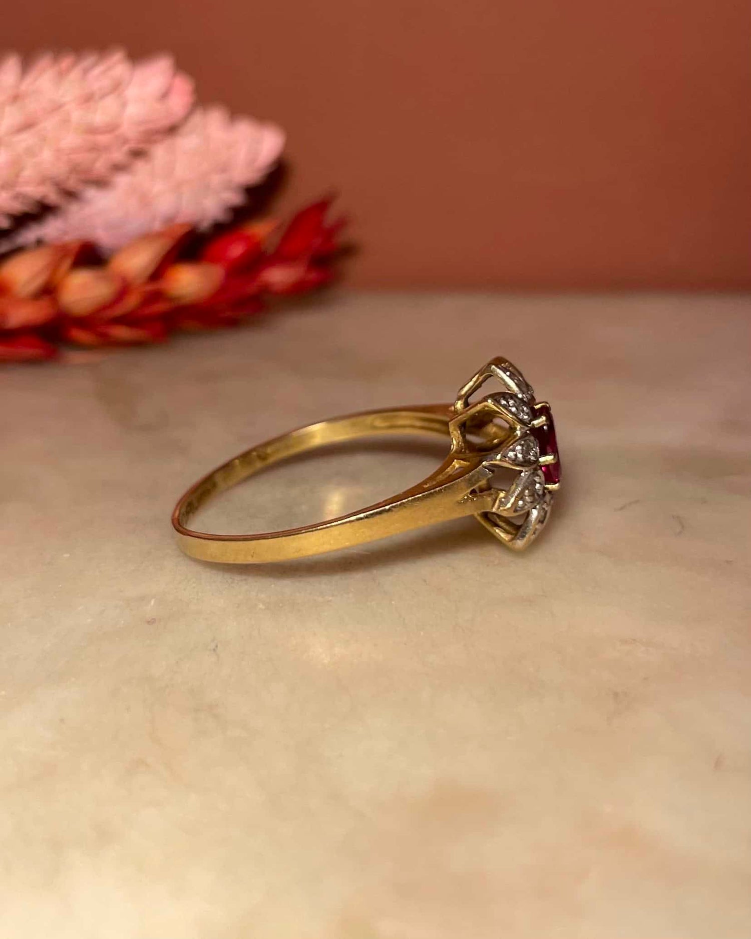 Bague Marguerite Grenat &amp; 10 Diamants &quot;Aubrey&quot;