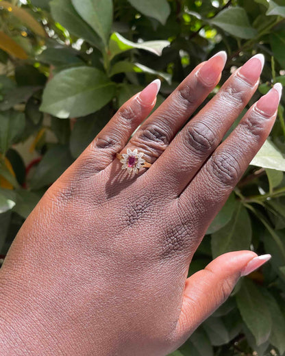 Bague Marguerite Grenat &amp; 10 Diamants &quot;Aubrey&quot;