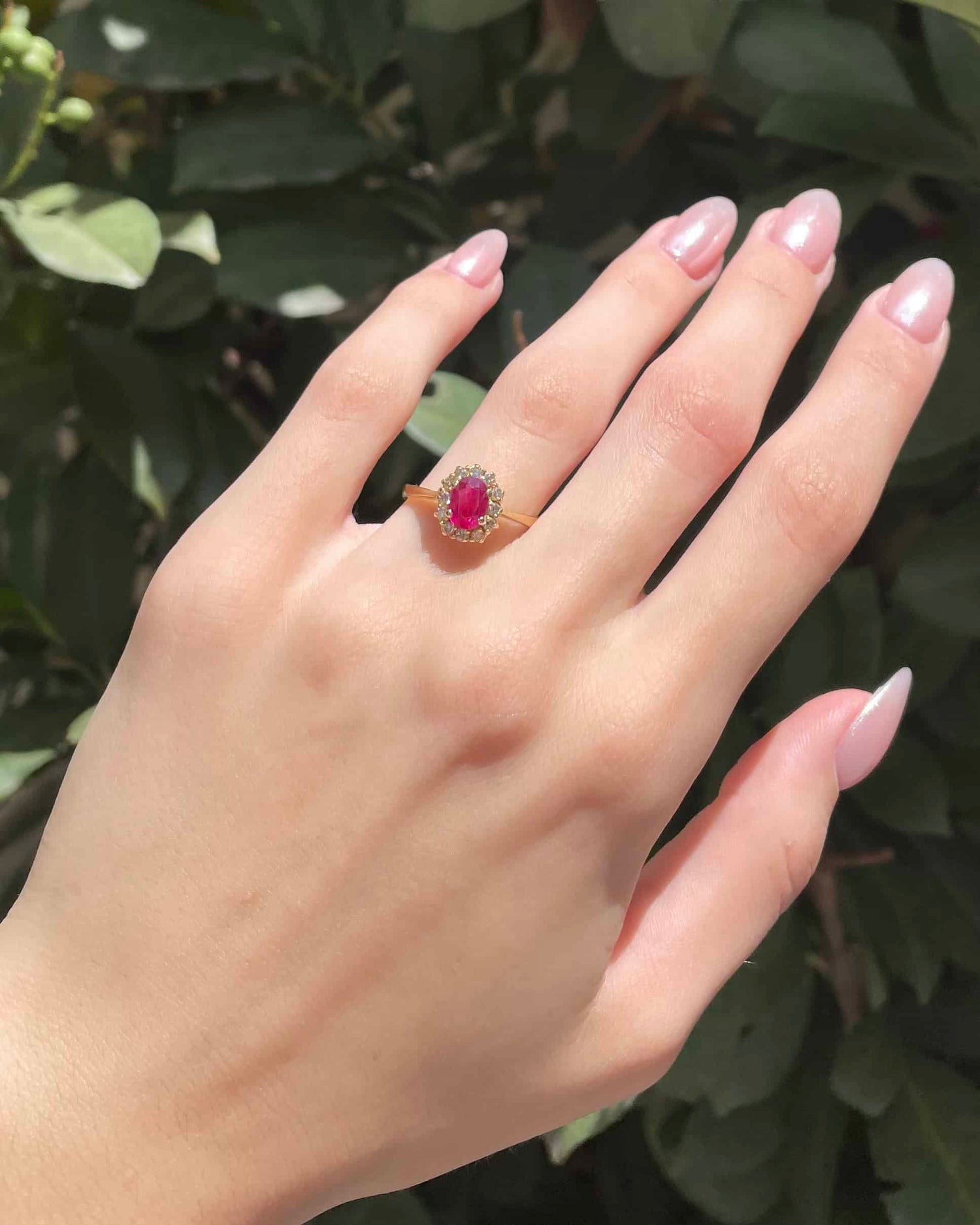 Bague Marguerite Rubis 0.90 carat &amp; Diamants &quot;Aglaé&quot;