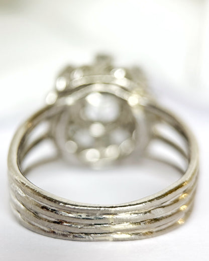 Marguerite Diamond Ring 0.70 Carat "Paloma"