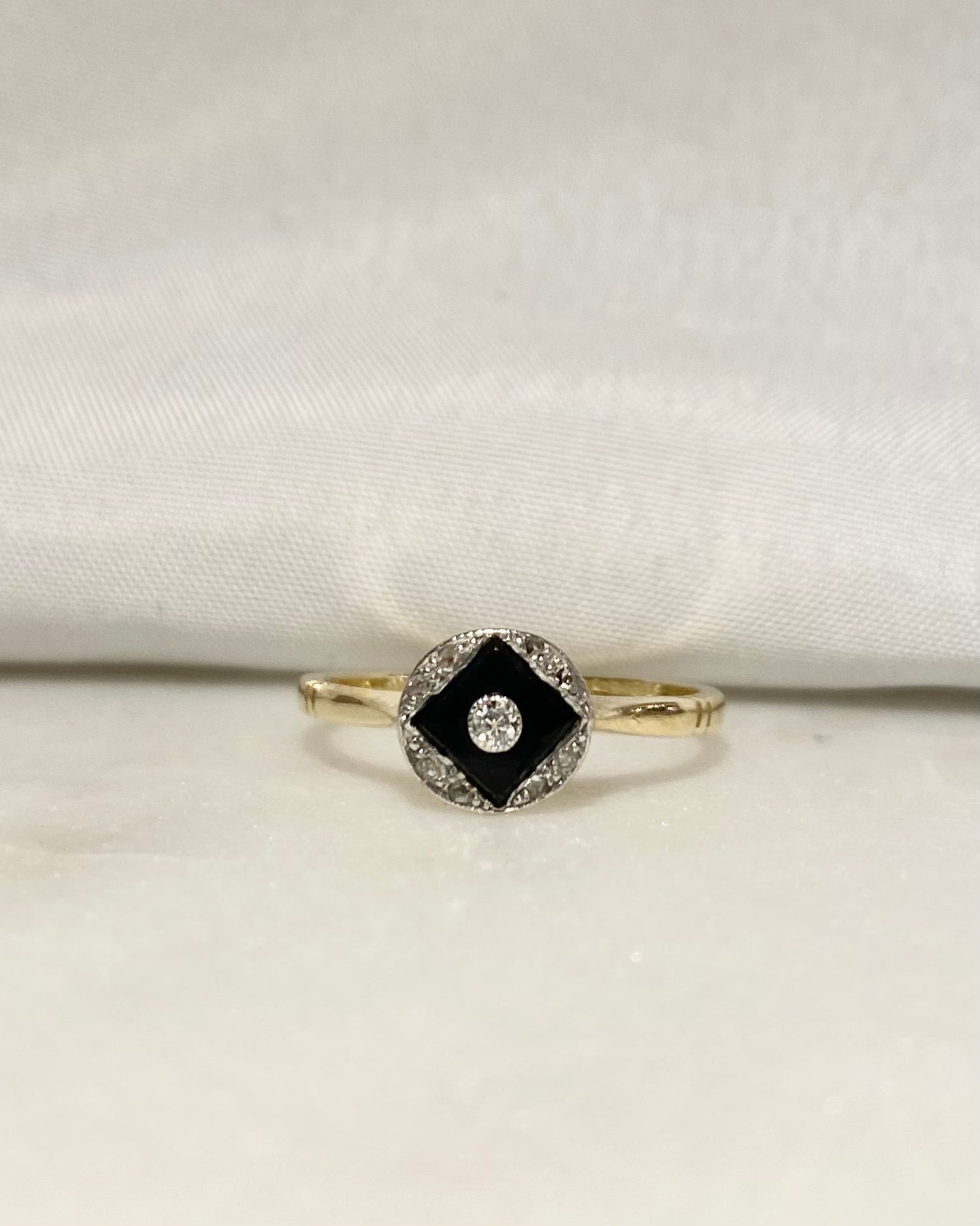 Bague Art-Déco Onyx &amp; Diamants &quot;Adèle&quot;