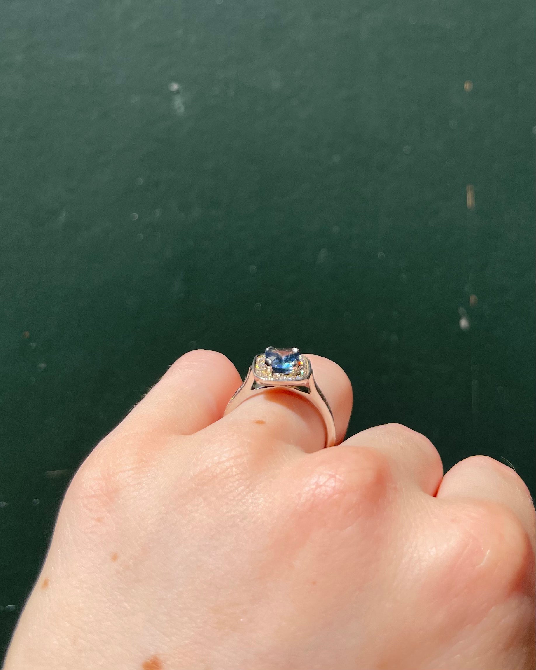 Bague Style Art-Déco Saphir 1.30 carat &amp; Diamants "Artémis"