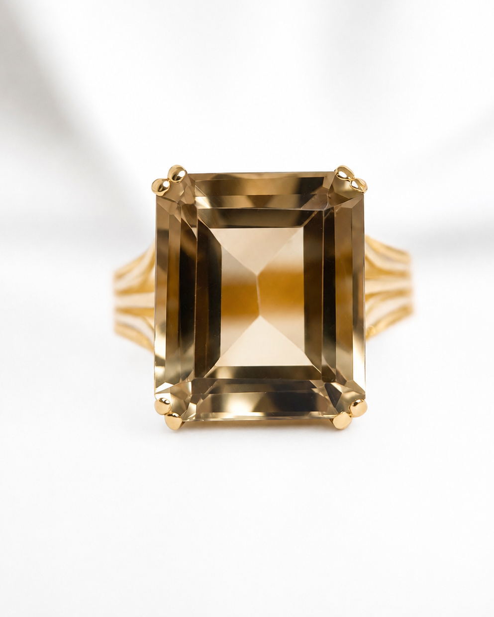 Bague Cocktail Quartz Fumé 10.2 carats  5,68g "Kamelia"