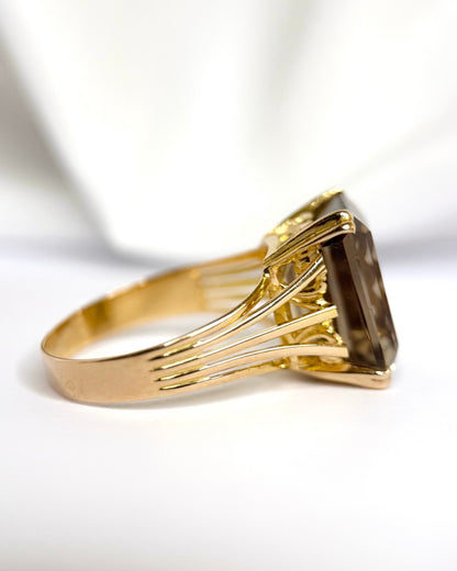 Bague Cocktail Quartz Fumé 10.2 carats  5,68g "Kamelia"