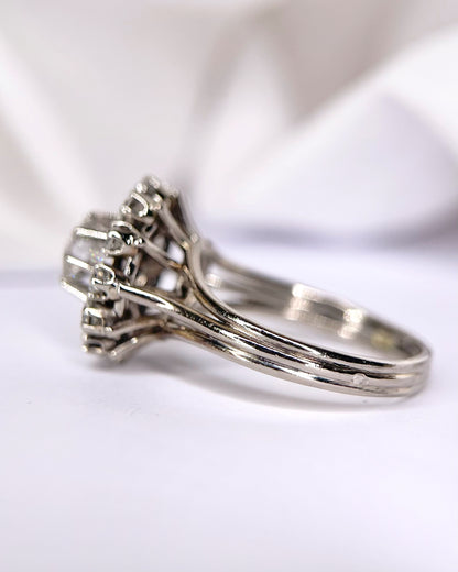 Anillo margarita de diamantes de 1.17 quilates y 4.91 g «Joëlle»