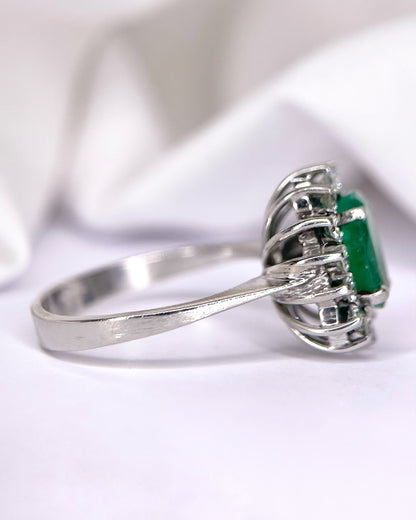 Anillo margarita de esmeralda de 1.35 quilates y diamantes de 0.63 quilates, 7.1 g «Sabine»