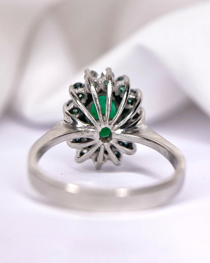 Anillo margarita de esmeralda de 1.35 quilates y diamantes de 0.63 quilates, 7.1 g «Sabine»