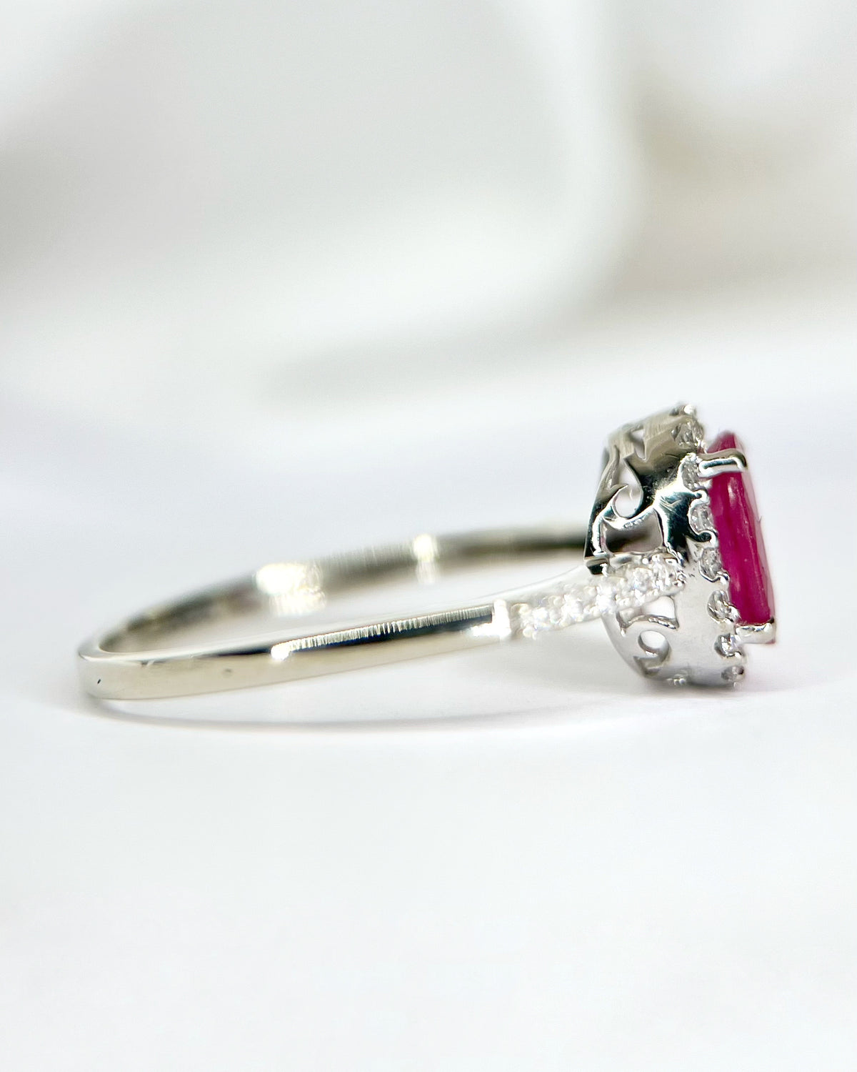 Bague Style Art-Déco Rubis 0.72 carat &amp; Diamants 0.28 carat "Doris"