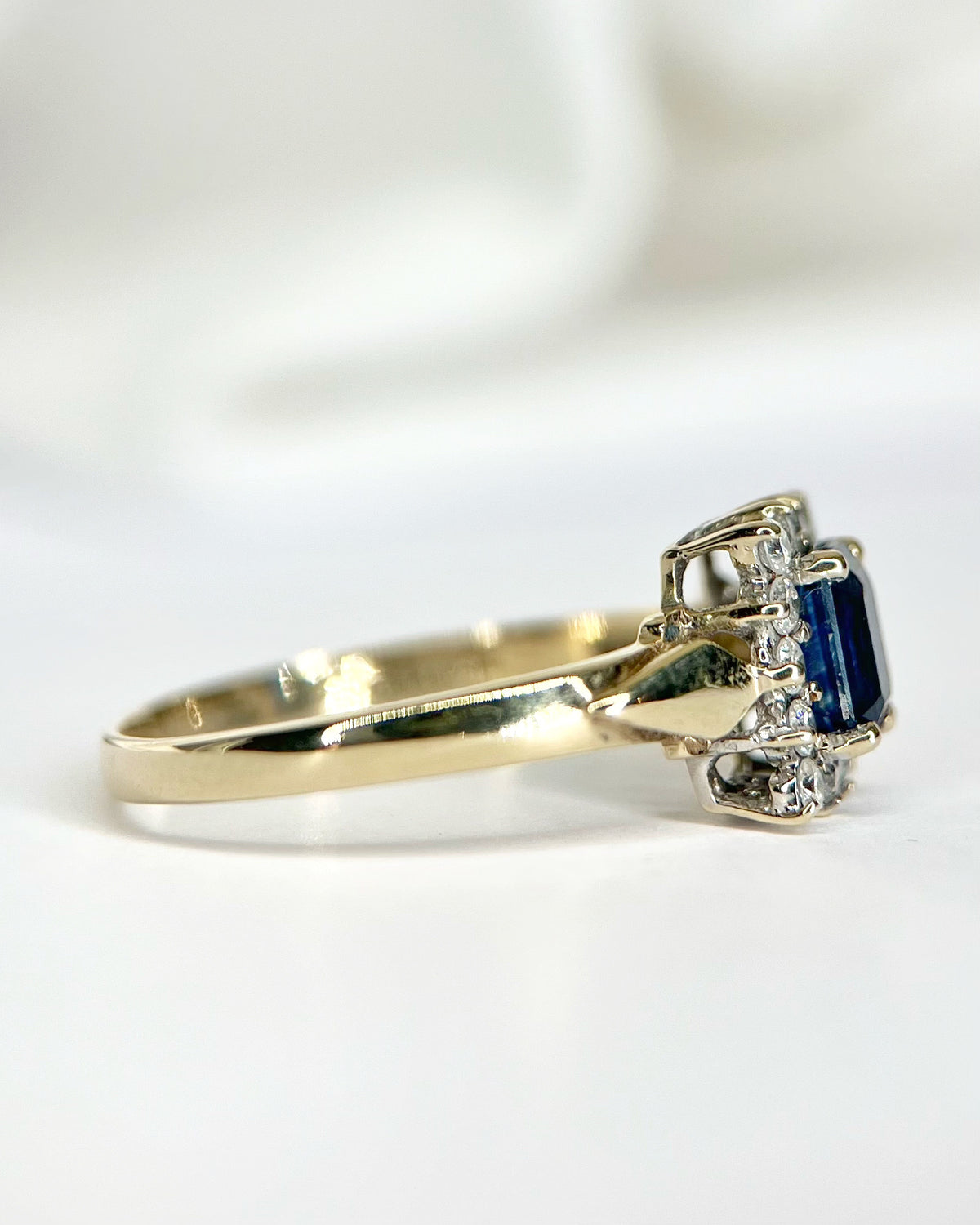 Bague Marguerite Saphir 0.91 carat &amp; Diamants 0.28 carat "Maria"