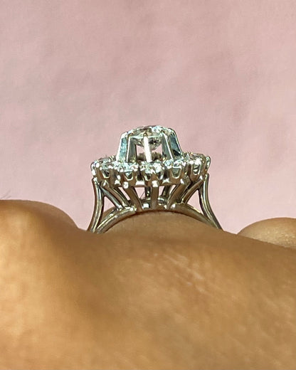 Anillo margarita de diamantes de 1.17 quilates y 4.91 g «Joëlle»