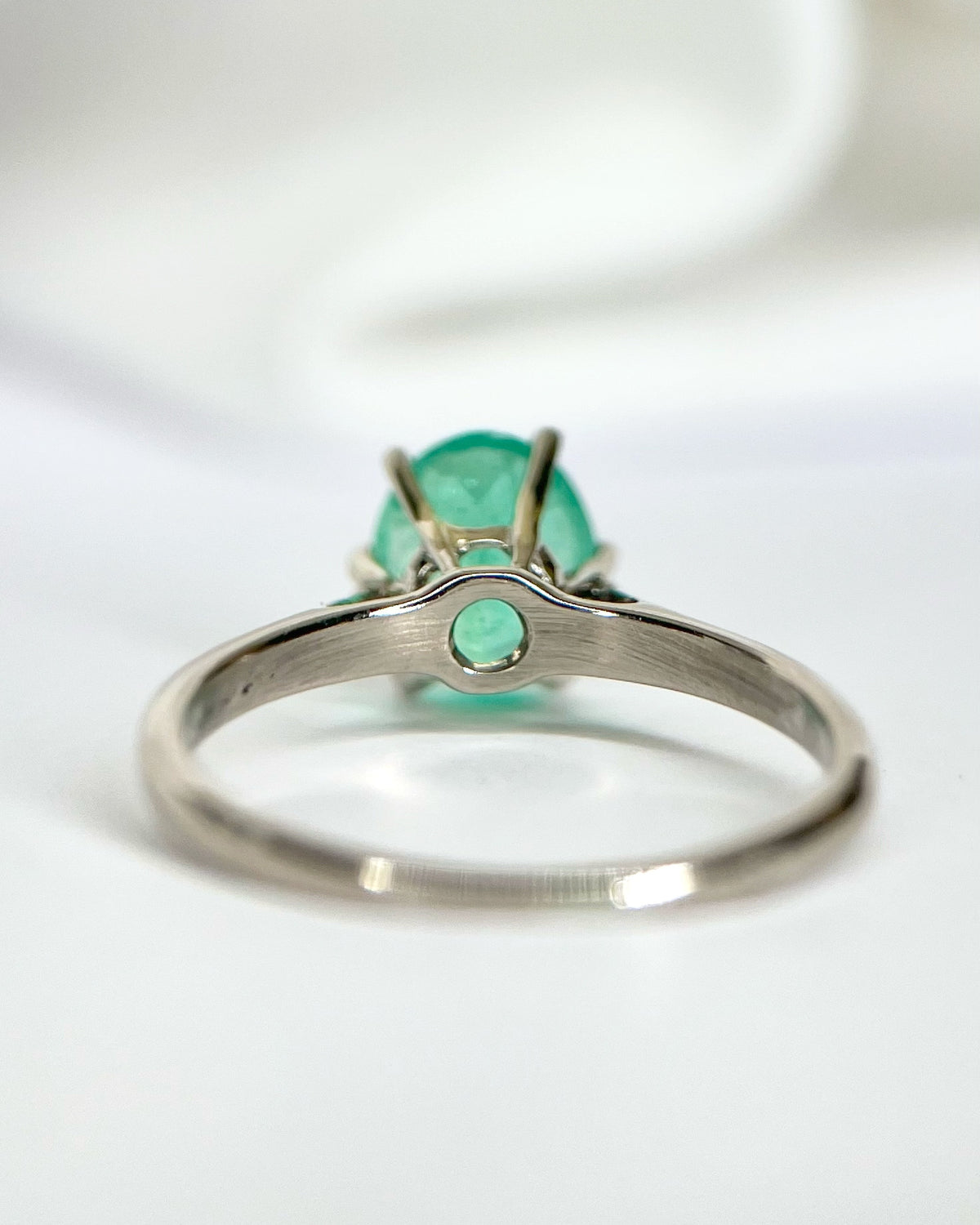 Bague Solitaire Émeraude 1.95 carat "Elina"