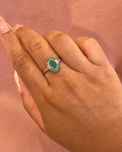 Anillo art déco con esmeraldas de 1.09 quilates y diamantes «Raphaelle»