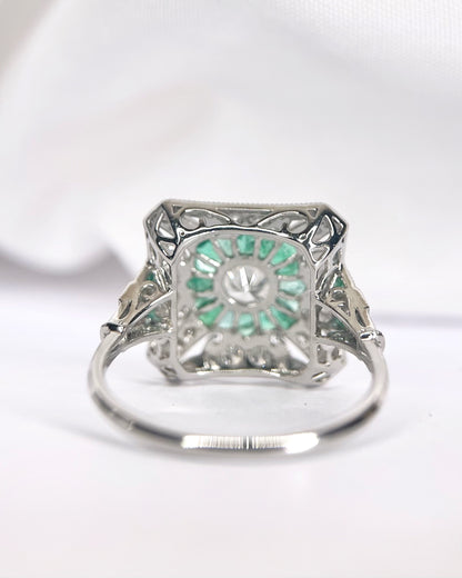 Art Deco-Style Diamond Ring 0.77 carat &amp; Emeralds "Isolde"