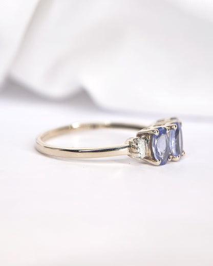 Anillo trilogía de tanzanitas de 1.63 quilates y diamantes «Flore»