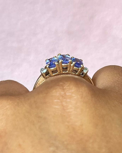 Anillo trilogía de tanzanitas de 1.63 quilates y diamantes «Flore»