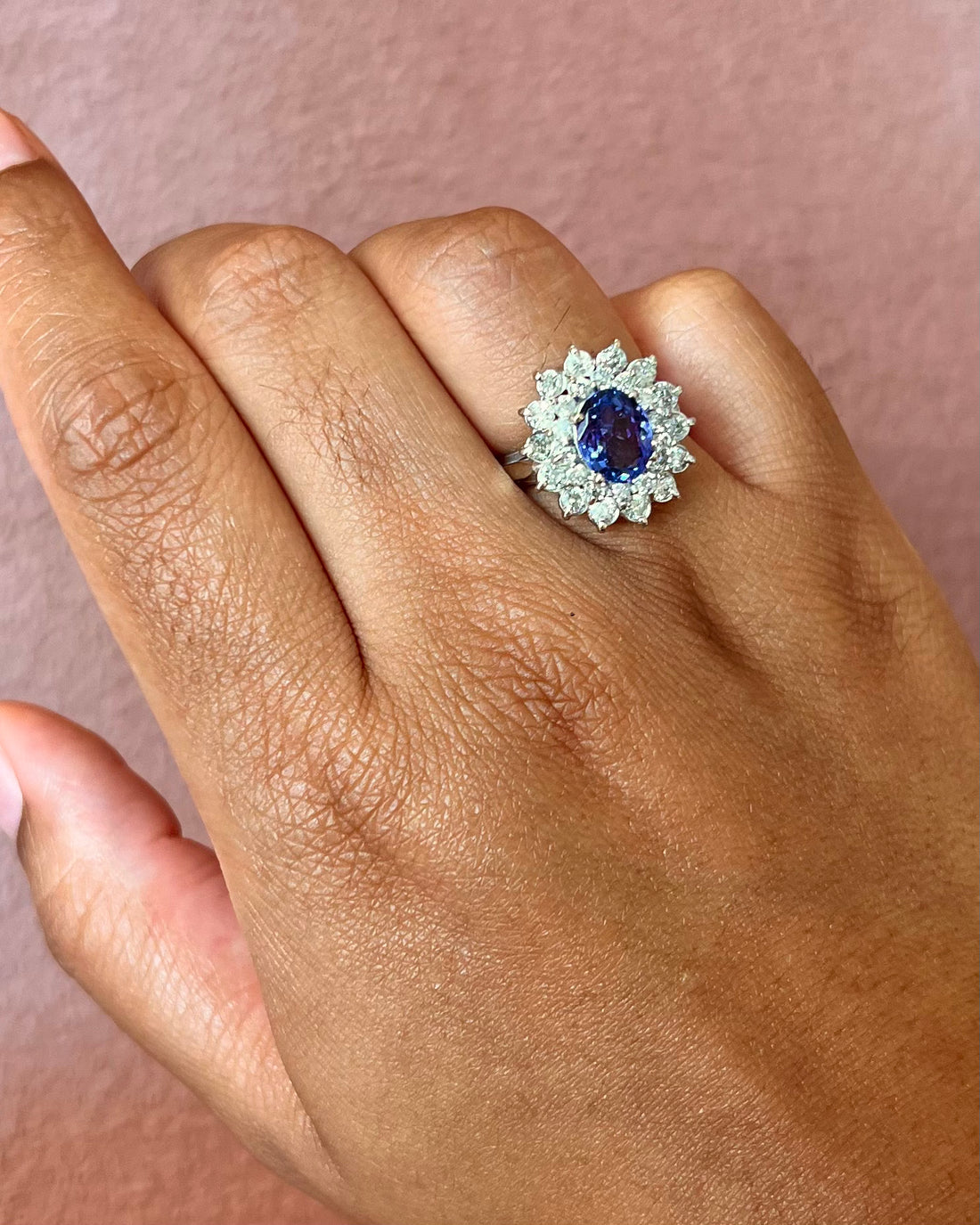 2.16-carat Tanzanite &amp; 1.26-carat Diamond “Océane” Daisy Ring