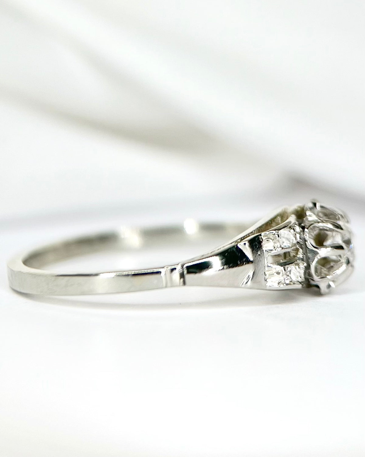 Art Deco Diamond Ring "Cyrielle"