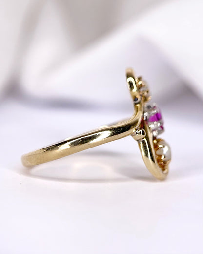 Anillo de remolino de rubíes y perlas «Astrid»