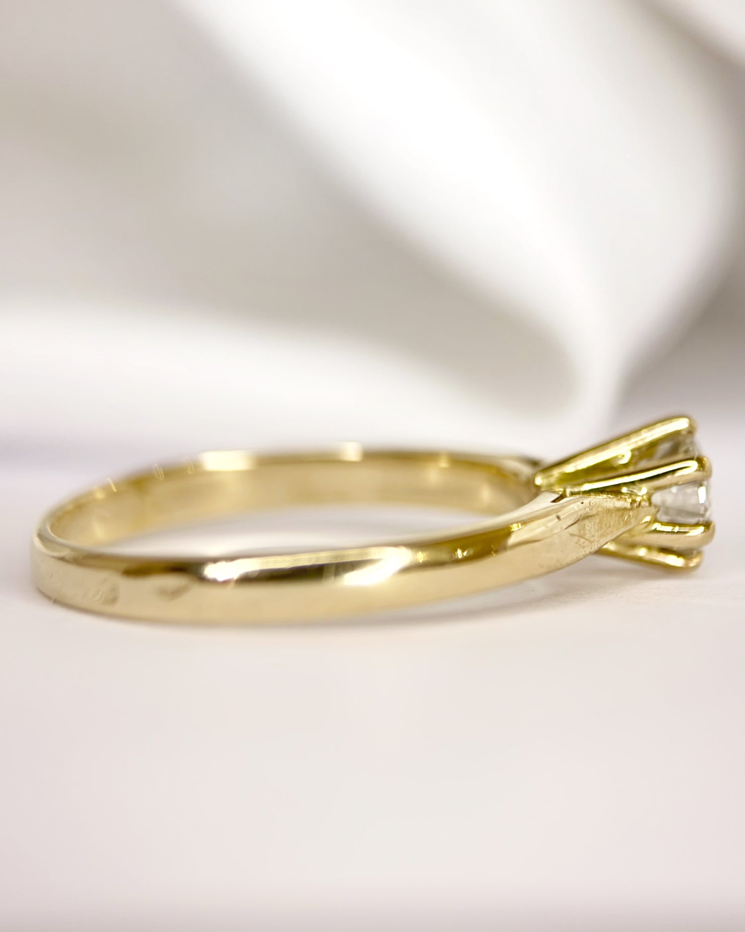 Anillo solitario de diamante de 0.35 quilates H/VS «Odile»