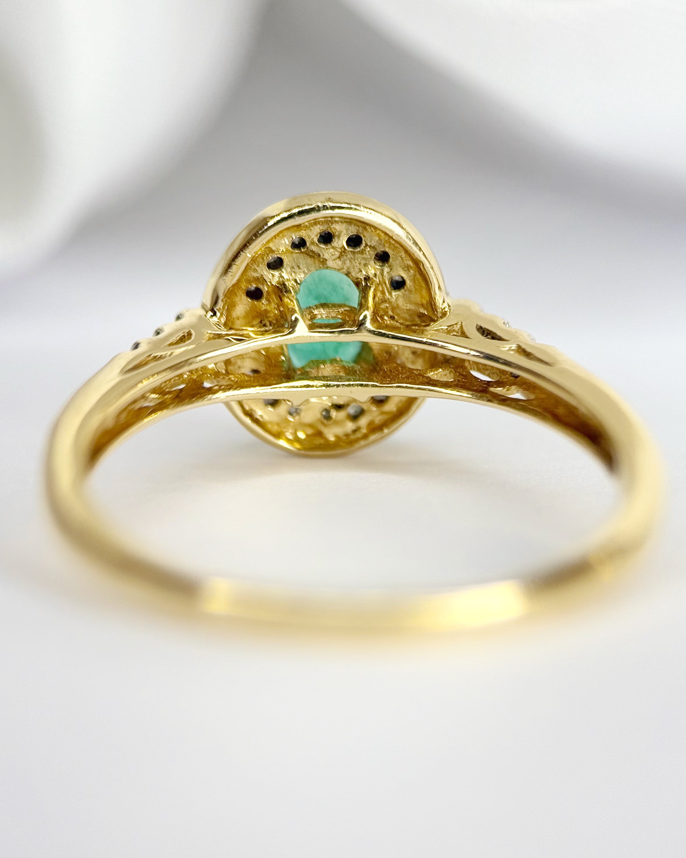 Bague Style Art-Déco Émeraude 0.50 carat &amp; Diamants 0.22 carat "Pamela"