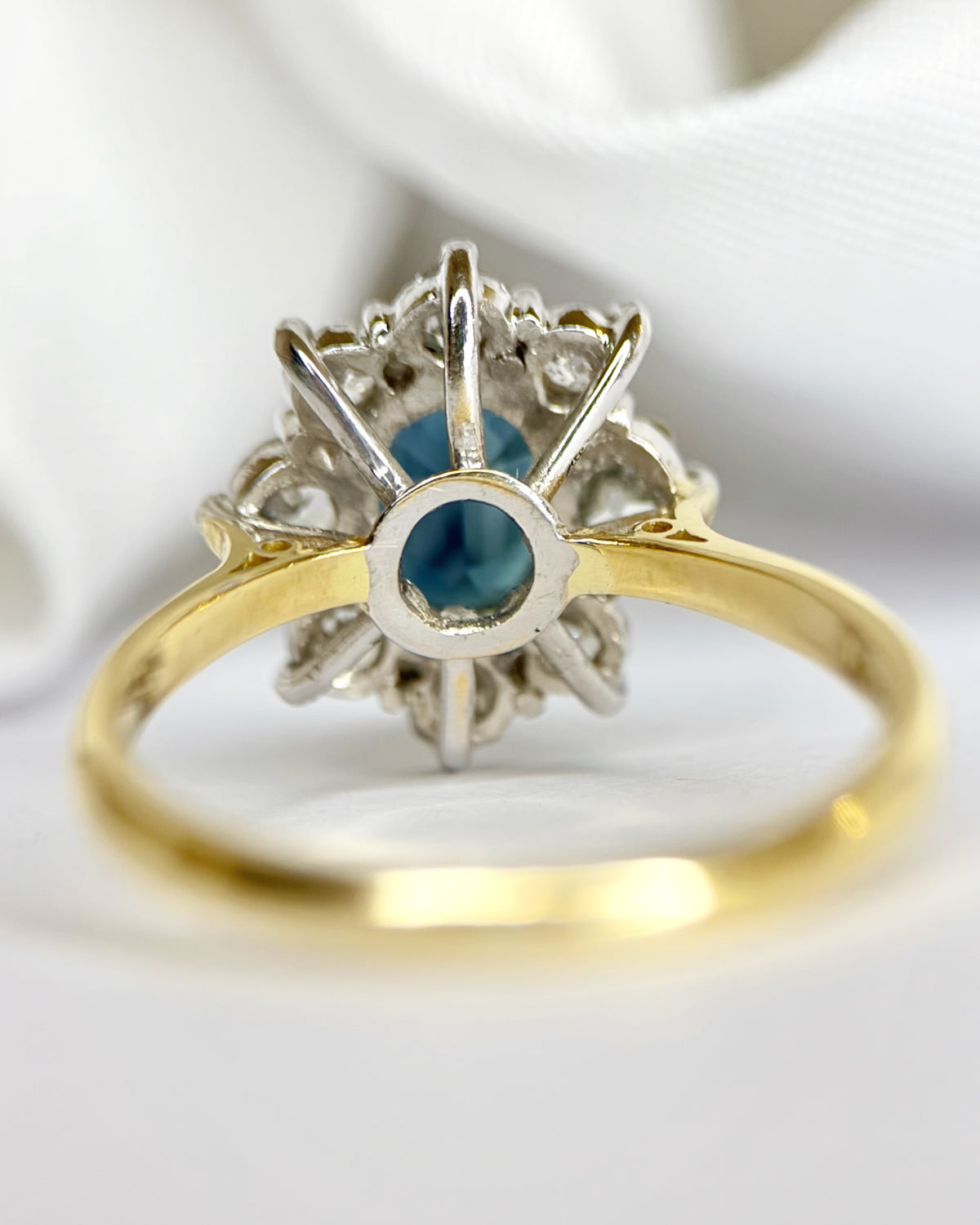 1.60-carat Sapphire &amp; 1.01-carat Diamond Cluster Ring "Victoria"