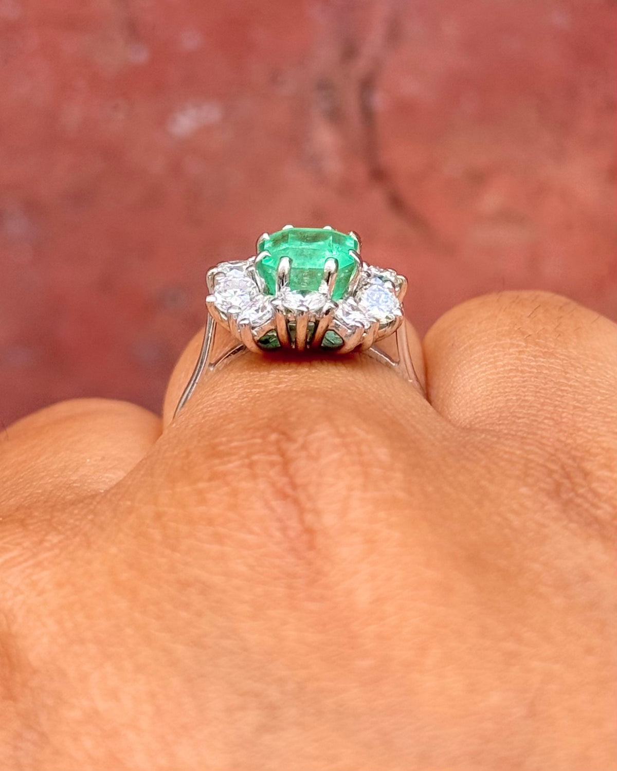 Colombian Emerald Daisy Ring 2.30 carats &amp; Diamonds 1.20 carats "Mélisse"