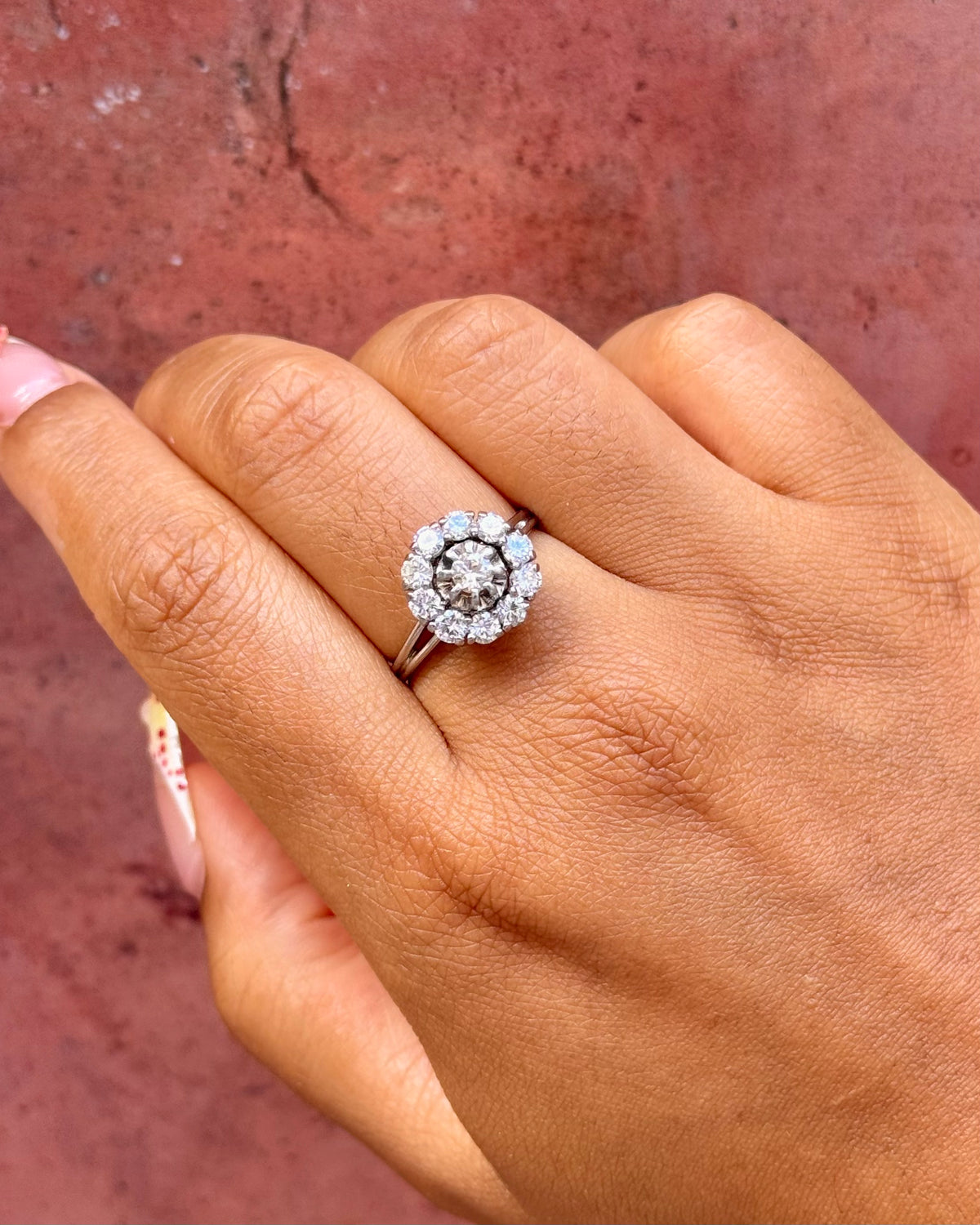 Anillo margarita de diamantes de 1.13 quilates y 4.42 g «Zoé»