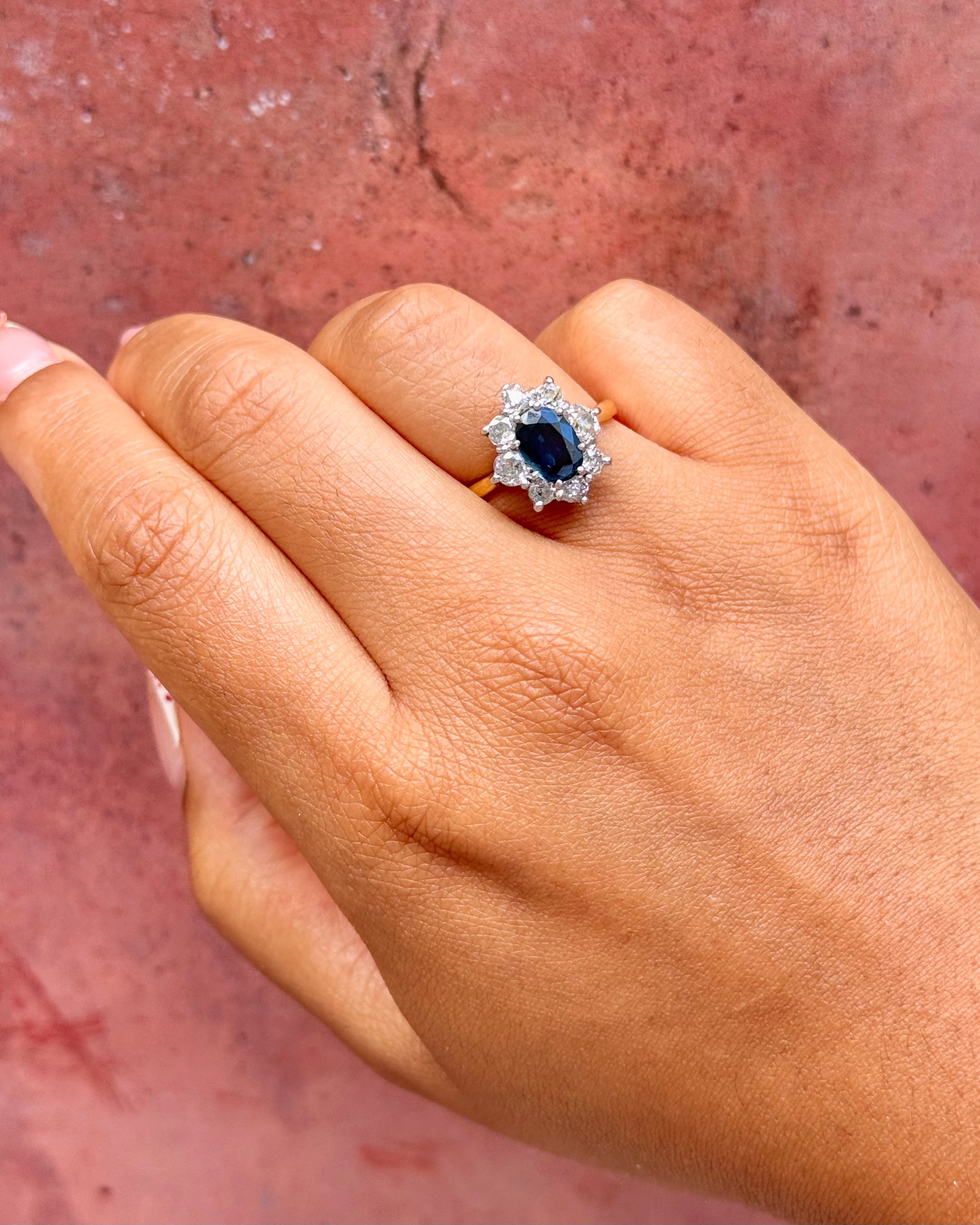 1.60-carat Sapphire &amp; 1.01-carat Diamond Cluster Ring "Victoria"