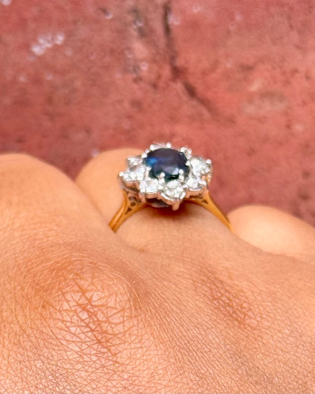 1.60-carat Sapphire &amp; 1.01-carat Diamond Cluster Ring "Victoria"