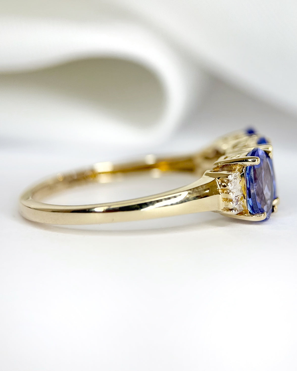 Bague Trilogie Tanzanite 2.10 carats &amp; Diamants "Anita"