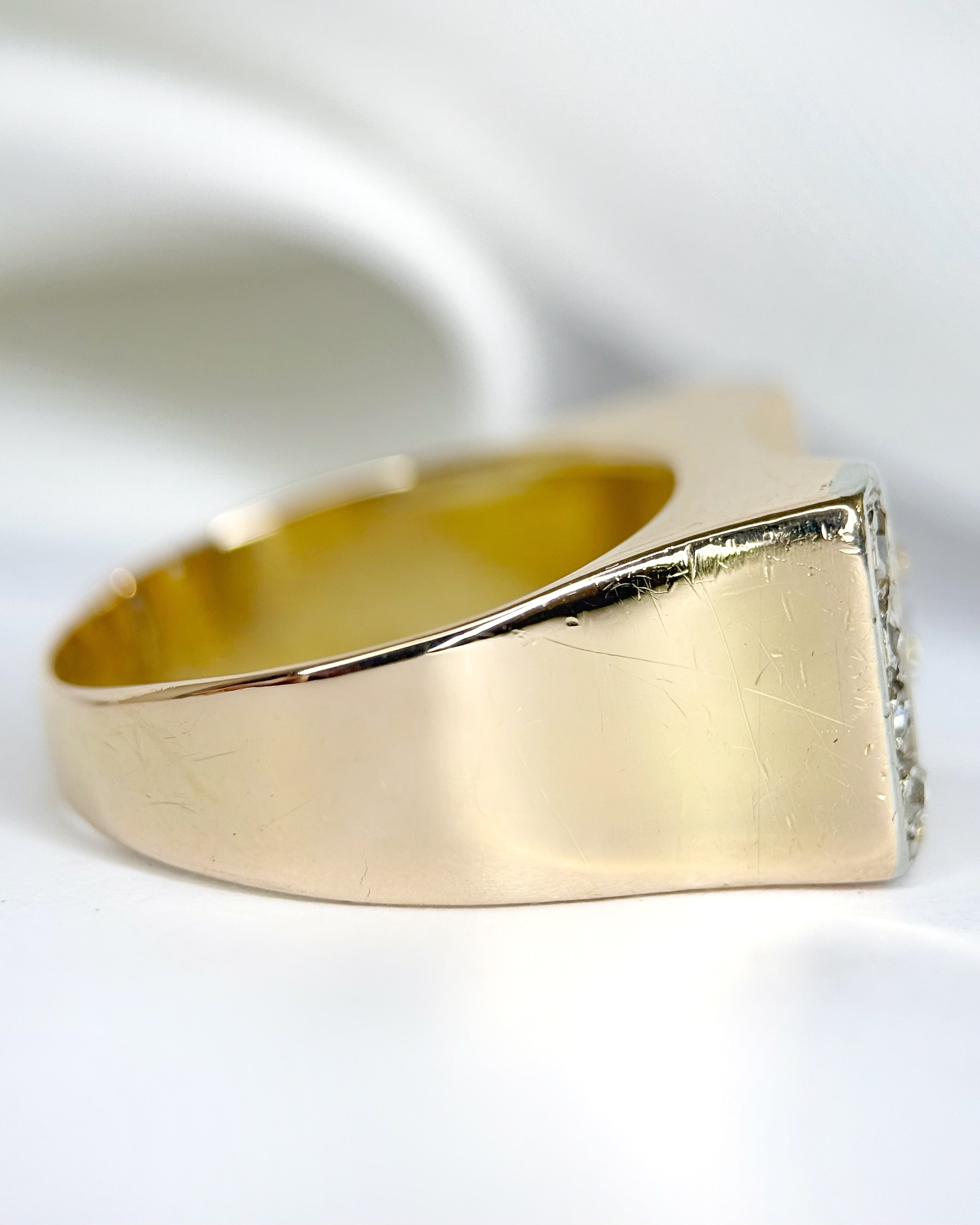 Tank Ring with 0.33-carat Diamonds &amp; 18-karat Gold 6.36g "Lola"