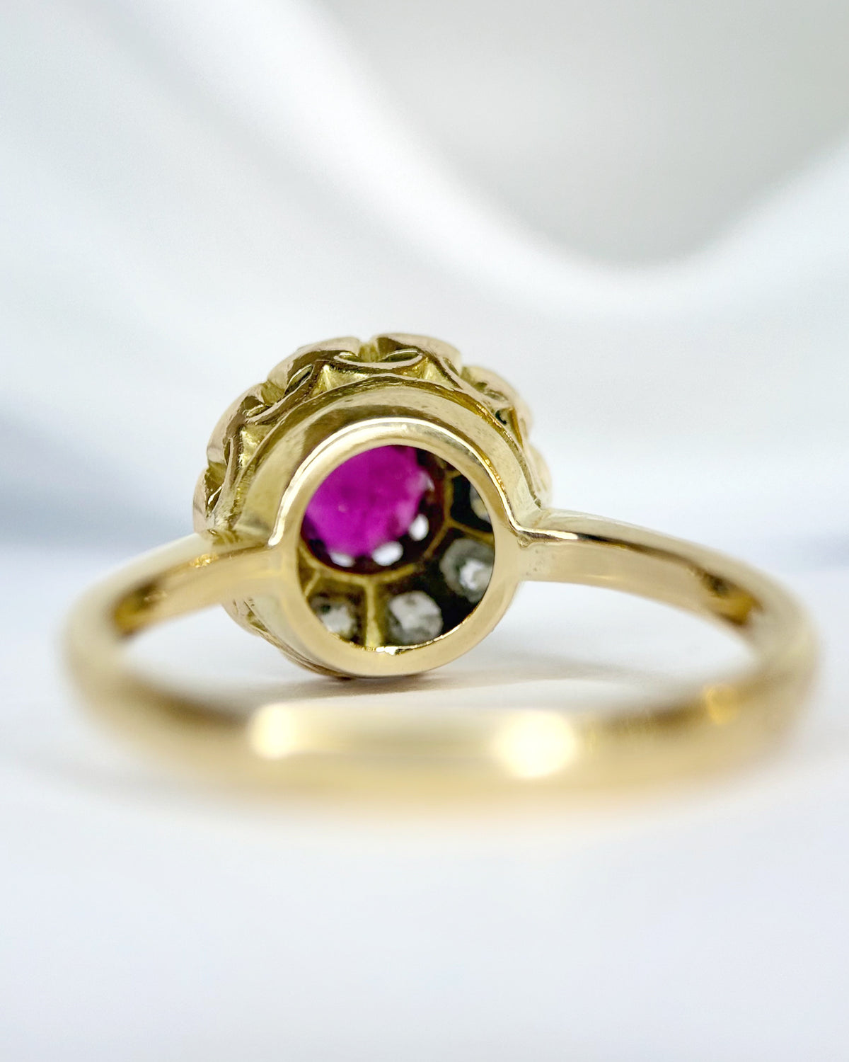 0.50-carat Ruby Daisy Ring &amp; 0.40-carat Diamonds "Marjolaine"