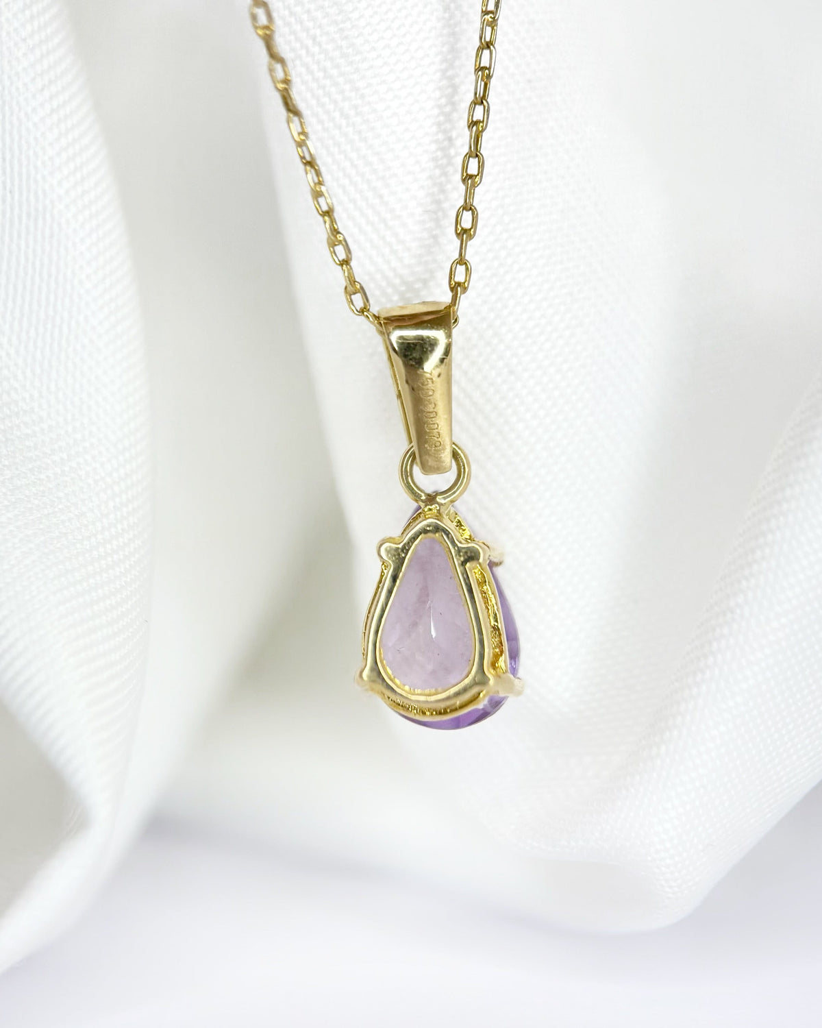 1.05-carat Amethyst Pendant “Ursula”
