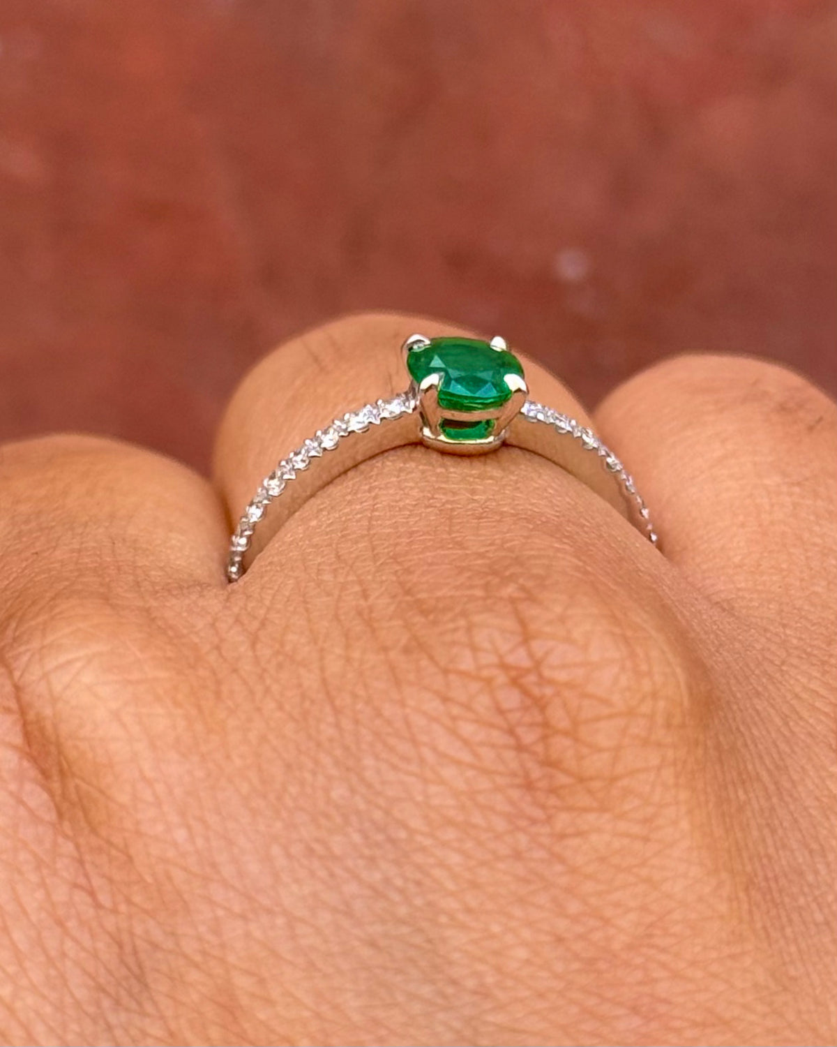 Bague Solitaire Émeraude 0.60 carat &amp; Diamants 0.36 carat "Gladys"