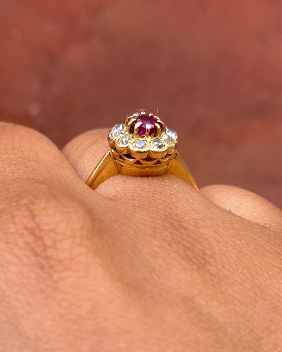 0.50-carat Ruby Daisy Ring &amp; 0.40-carat Diamonds "Marjolaine"