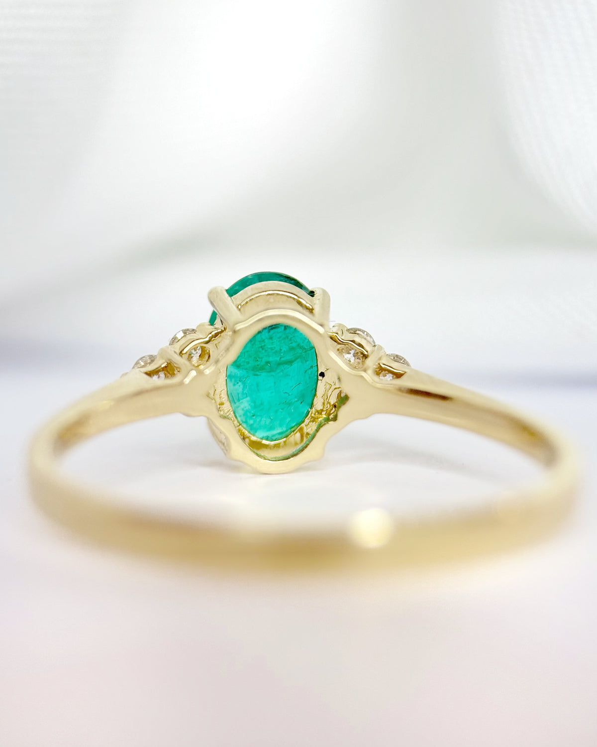 Bague Trilogie Émeraude 0.76 carat &amp; Diamants "Vanessa"