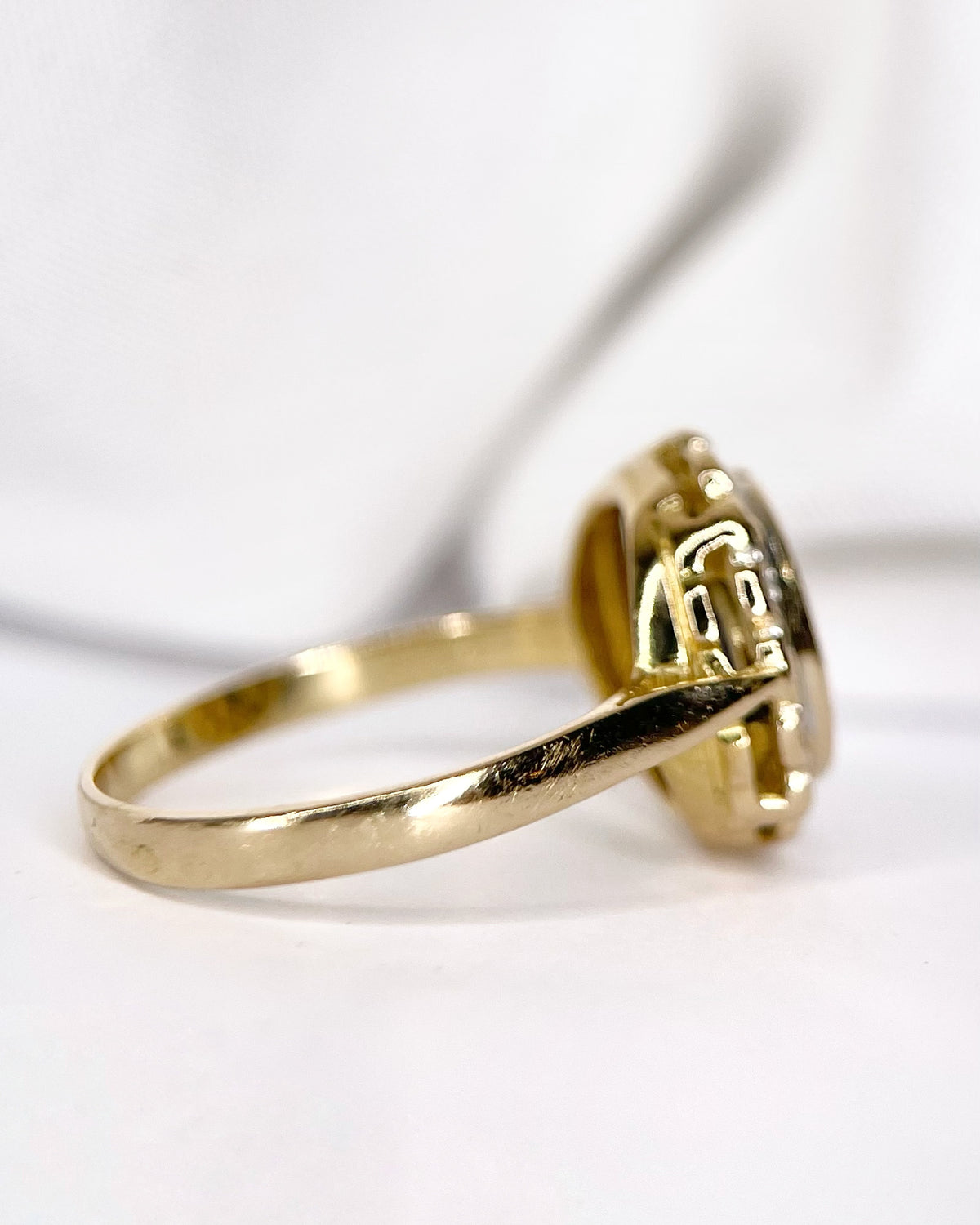 Bague Marguerite Saphir 1.30 carat &amp; Diamants "Michelle"