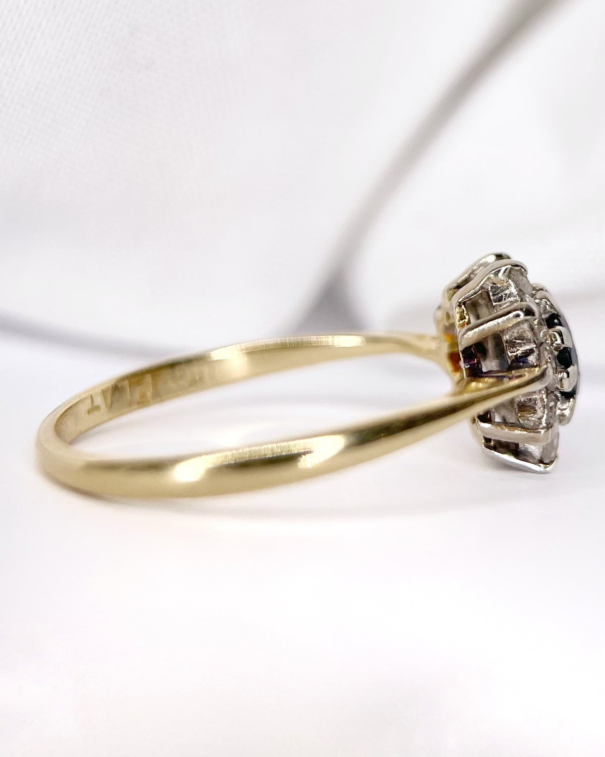 Bague Marguerite Saphir 0.57 carat &amp; Diamants "Margaux"