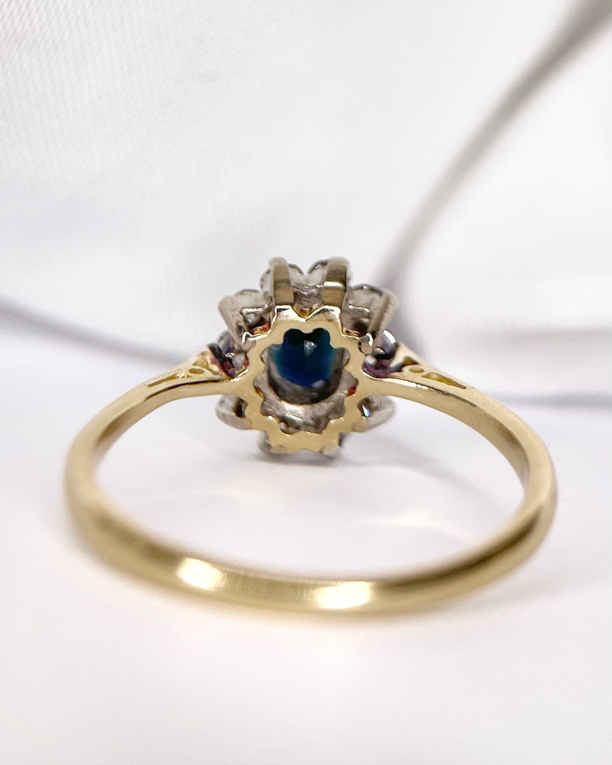 Bague Marguerite Saphir 0.57 carat &amp; Diamants "Margaux"