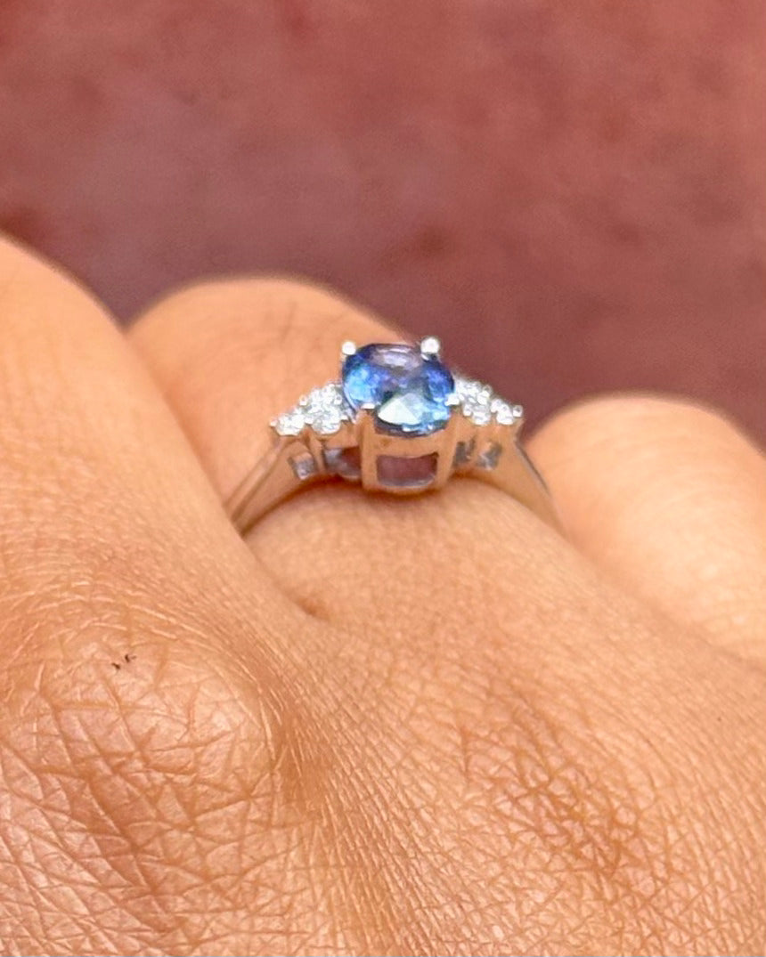 Bague Trilogie Saphir 0.85 carat &amp; Diamants "Gwendoline"