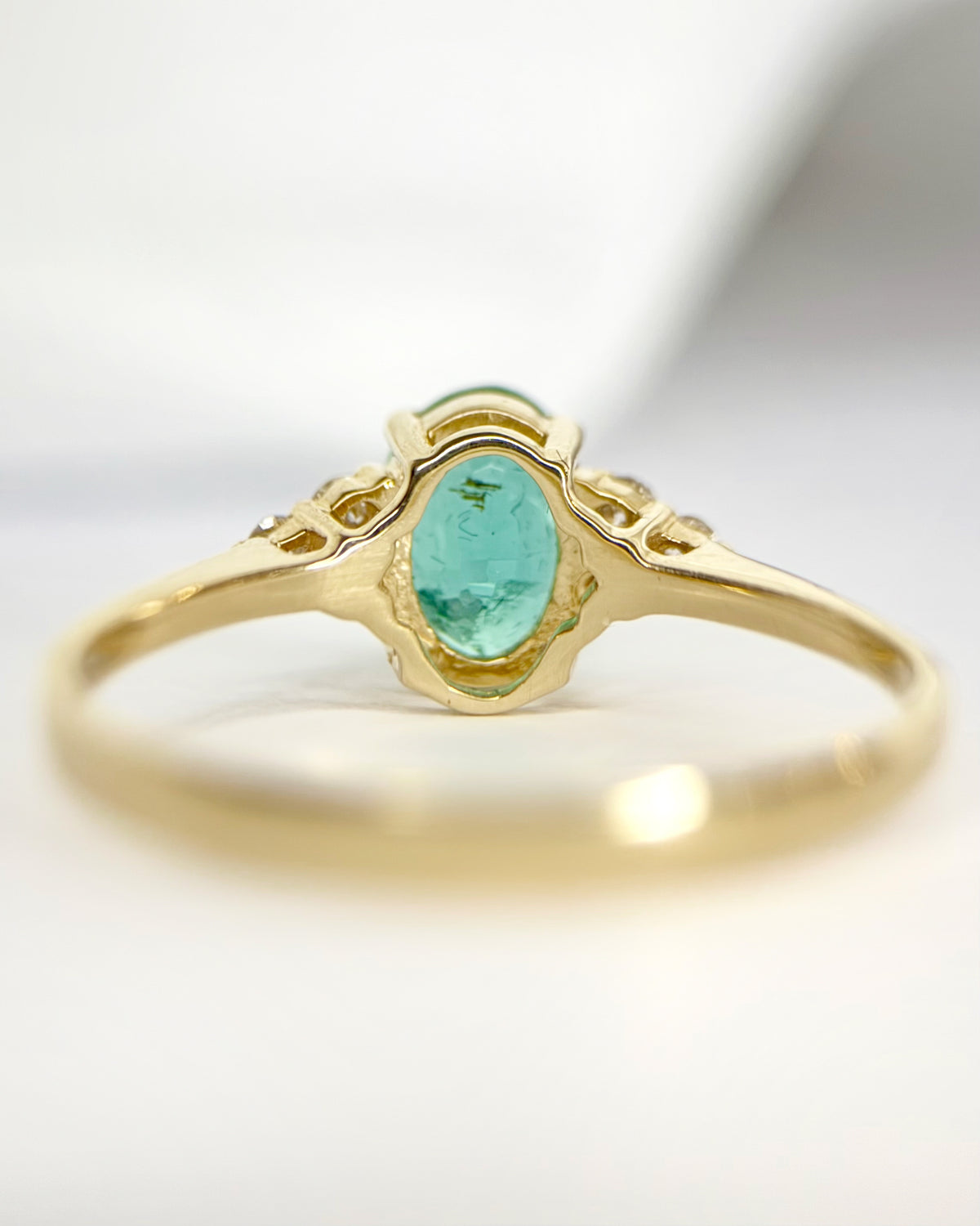 Bague Trilogie Émeraude 0.65 carat &amp; Diamants "Fauve" - Elliade Paris